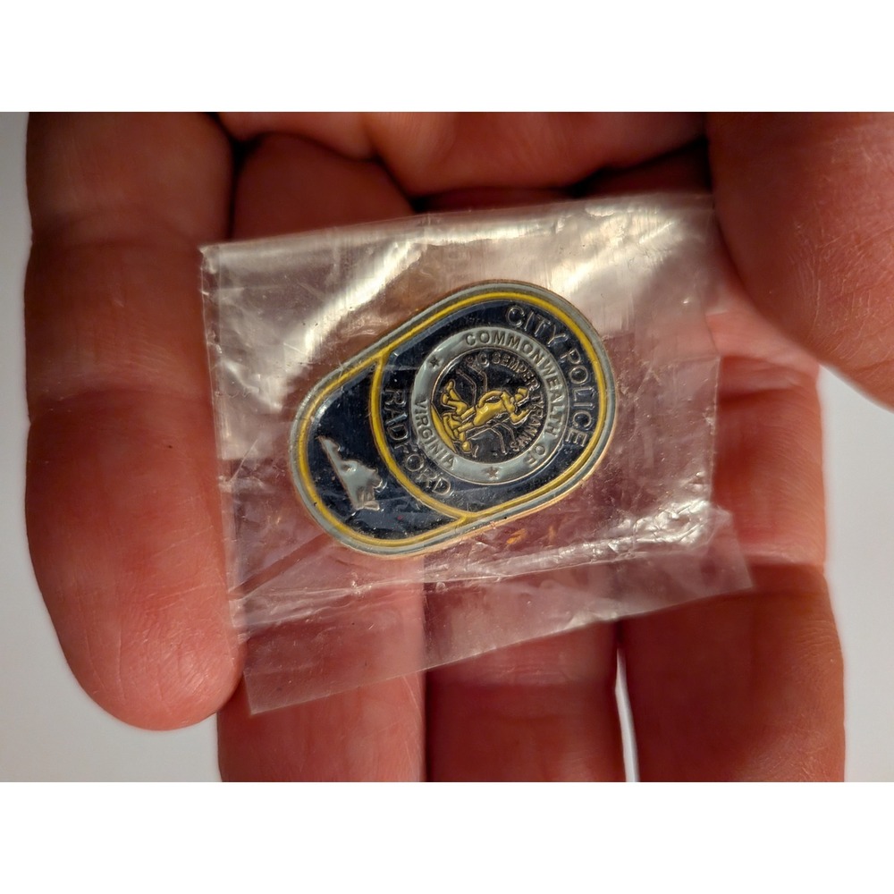Radford Virginia City Police Commonwealth of Virginia Enamel Lapel Pin Gold Tone